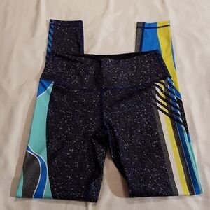 Victoria's Secret women's Knock out tight legging size small